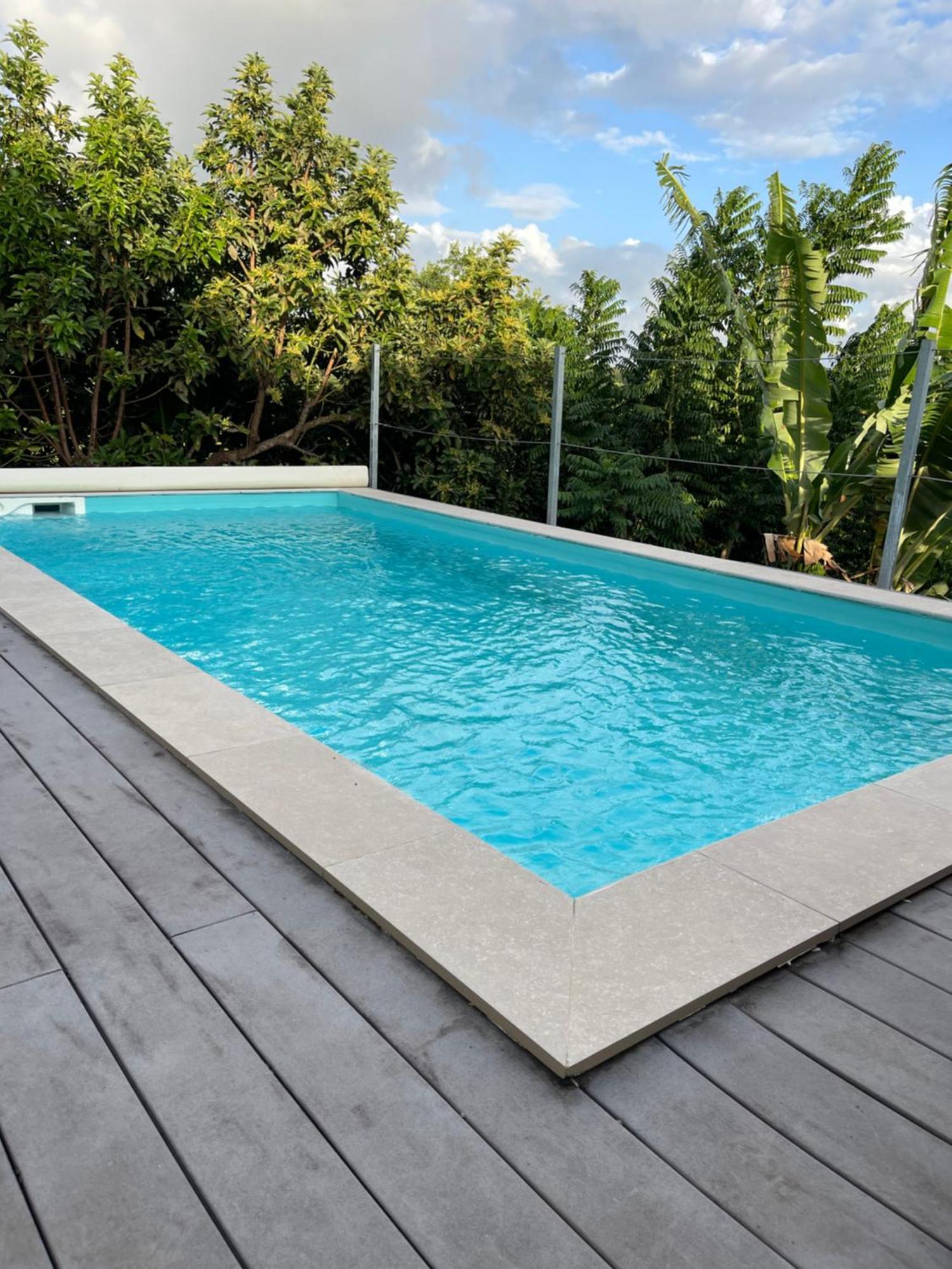 Appartement Lalau Avec Vue Sur La Mer Et Piscine Schoelcher Esterno foto